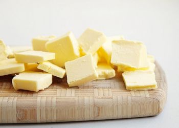 Натуральное ли сливочное масло? Тестируем дома