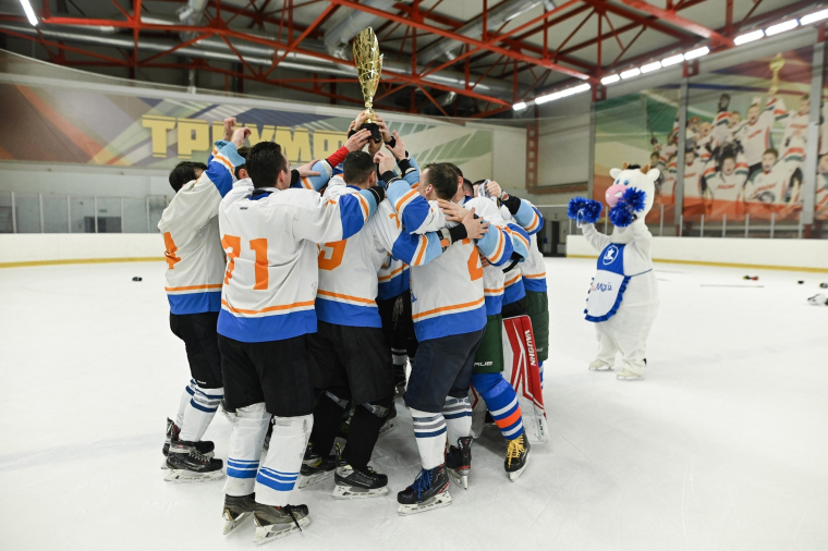 Хоккейная команда ЕлМай» стала чемпионом Дивизиона С в ПЛХЛ!